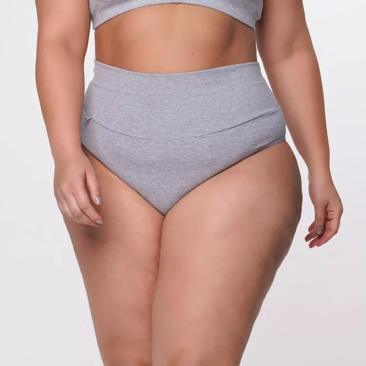 Calcinha Plus Size Cós Super Largo Em Algodão Egípcio na Cor Cinza Clara