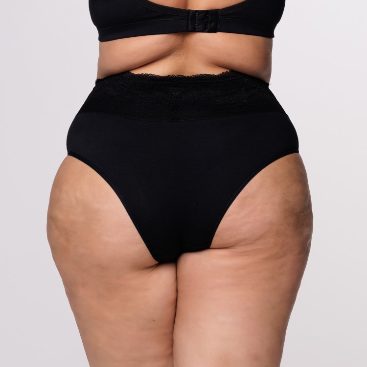 Calçola Plus Size Algodão Egípcio na Cor Preta Barra Renda Forrada